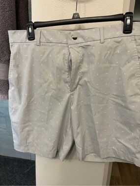 Walter Hagen Light Gray Micro-Print Flat Front Shorts